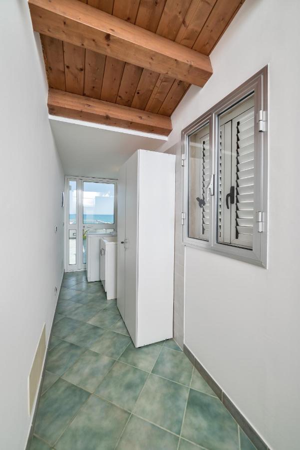 Archimede, appartamento con vista in centro a Marina di Ragusa Esterno foto