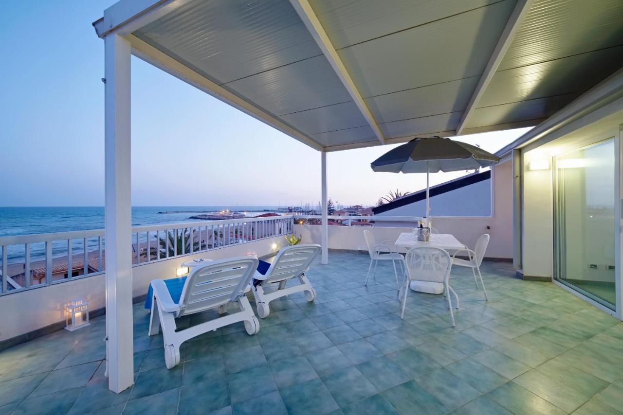 Archimede, appartamento con vista in centro a Marina di Ragusa Esterno foto