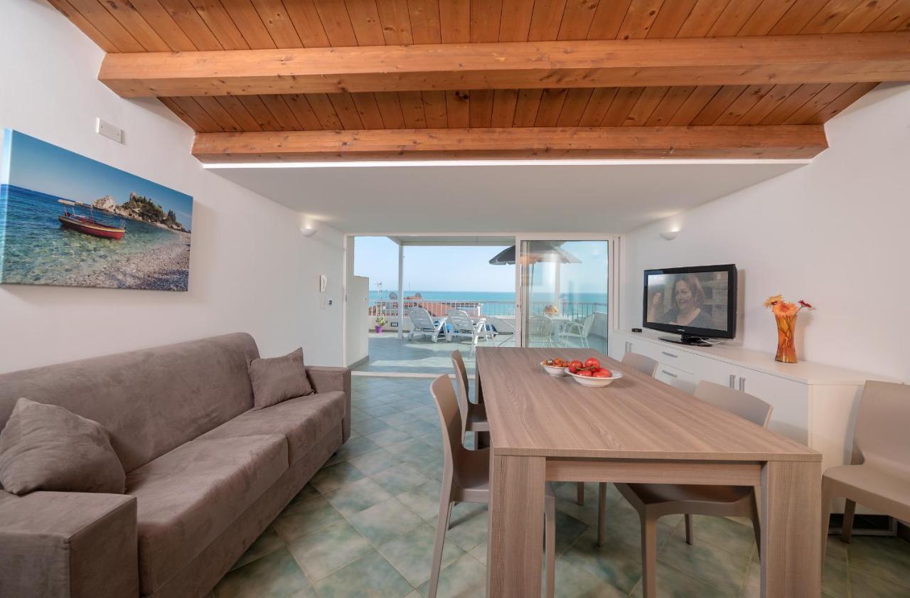 Archimede, appartamento con vista in centro a Marina di Ragusa Esterno foto
