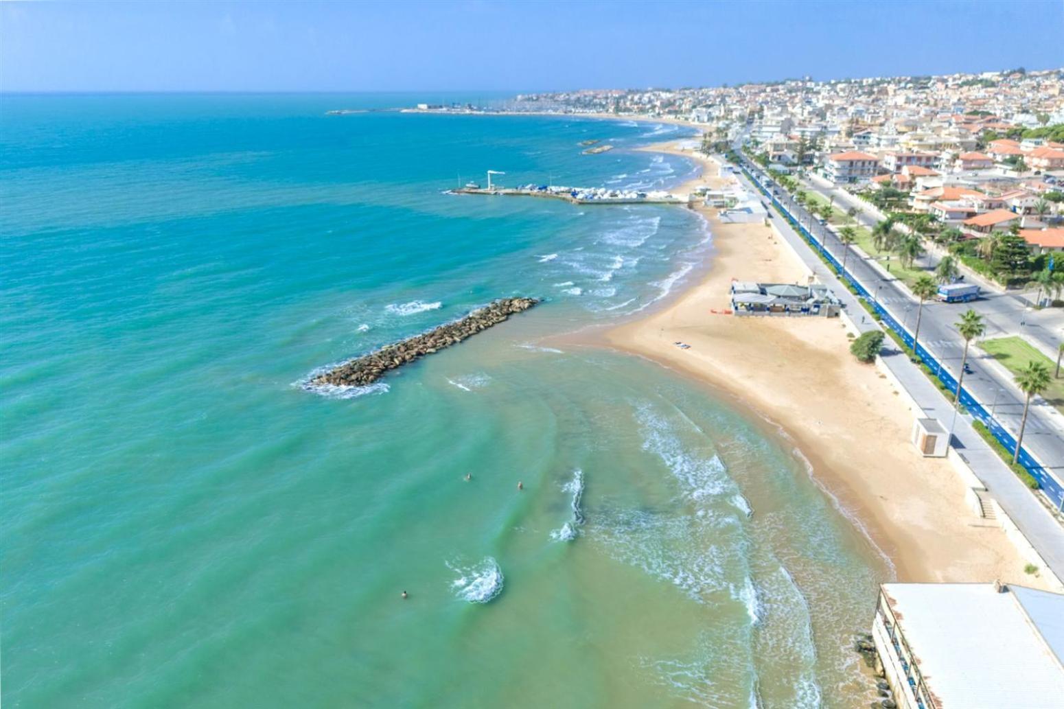 Archimede, appartamento con vista in centro a Marina di Ragusa Esterno foto
